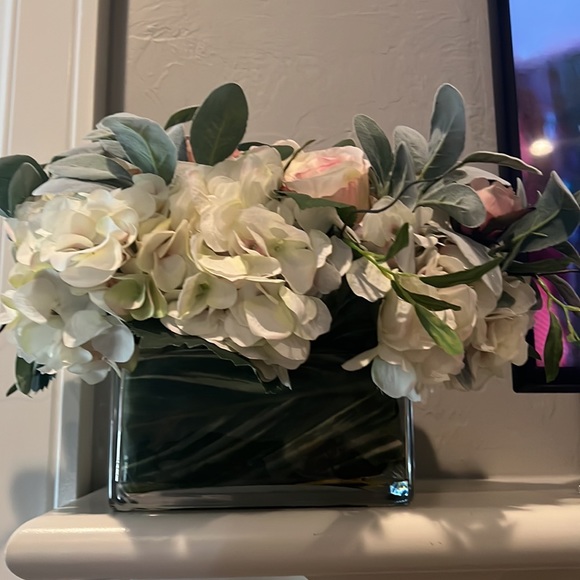 Gorgeous high quality flower arrangement - Picture 2 of 13